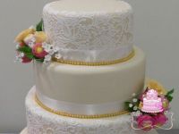 Boglárkás esküvői torta