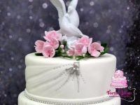 Galambos esküvői torta - 3 emeletes